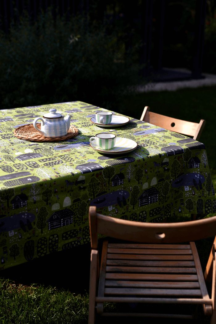 Скатерть. Серия Сельская жизнь. Зеленая деревня, Соня Уткина #0