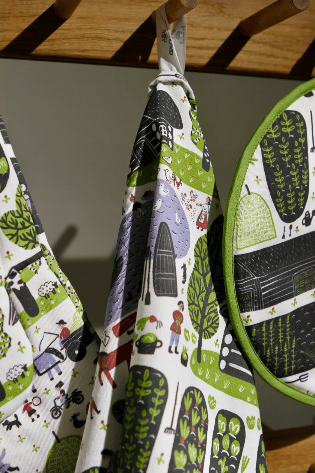 Полотенце. Серия Сельская жизнь. Белая деревня, Соня Уткина #0