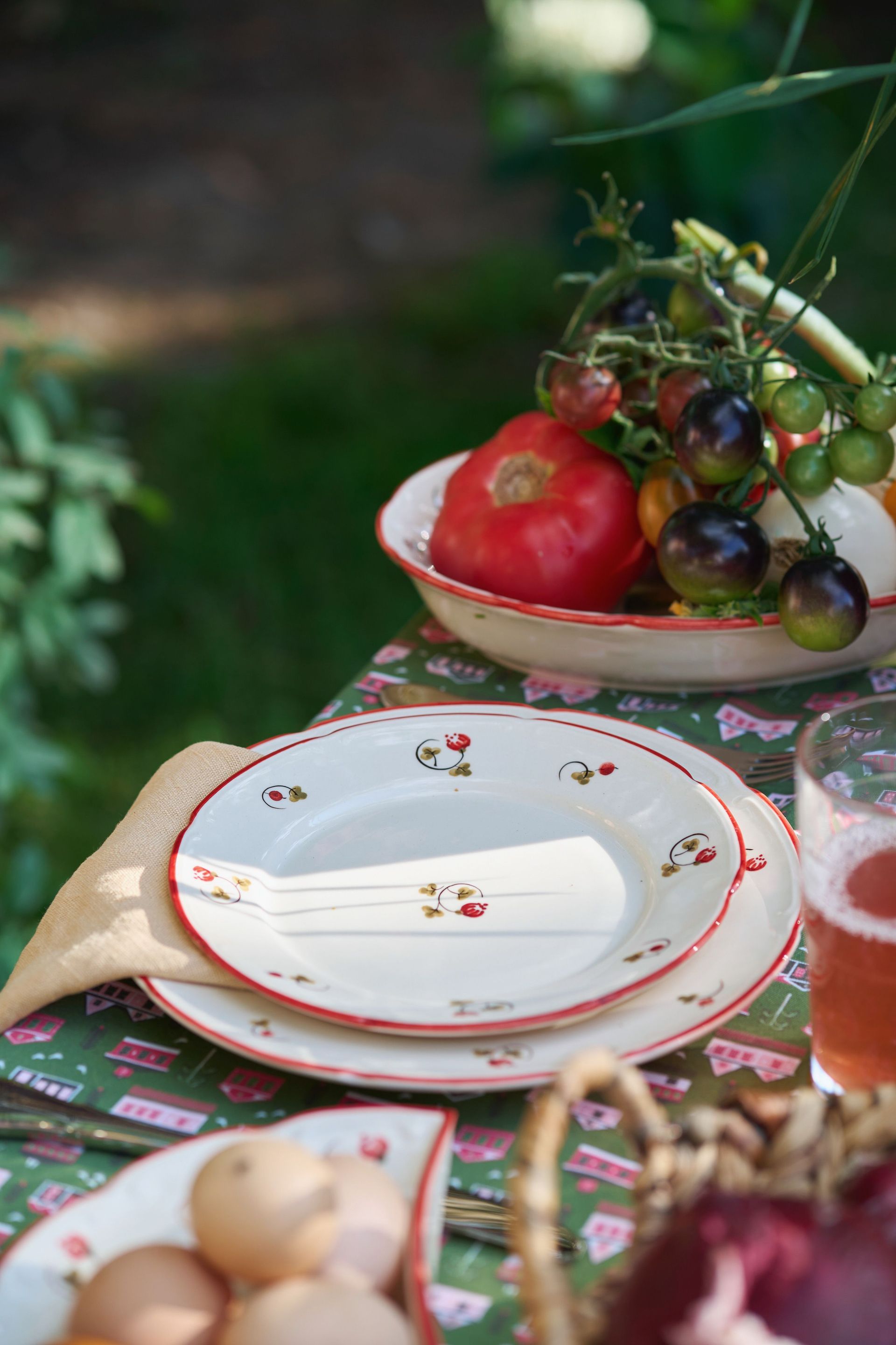 Тарелка плоская с полями "Шиповник" #12