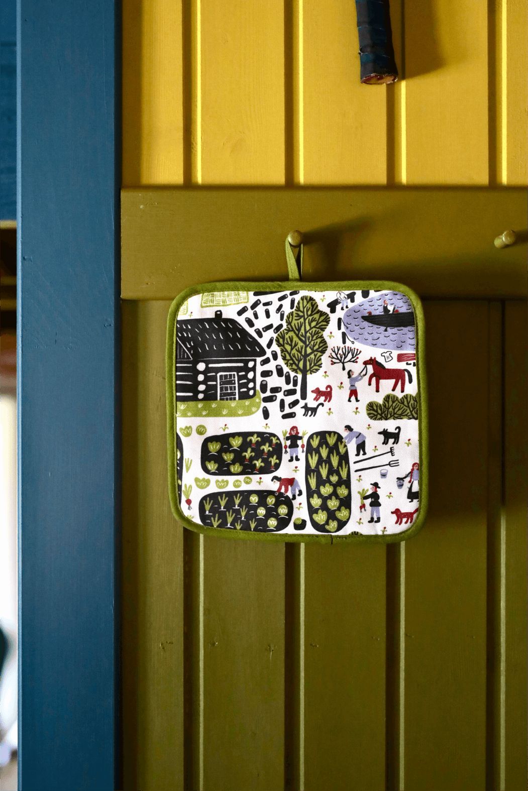 Прихватка квадратная. Серия Сельская жизнь. Белая деревня, Соня Уткина #0