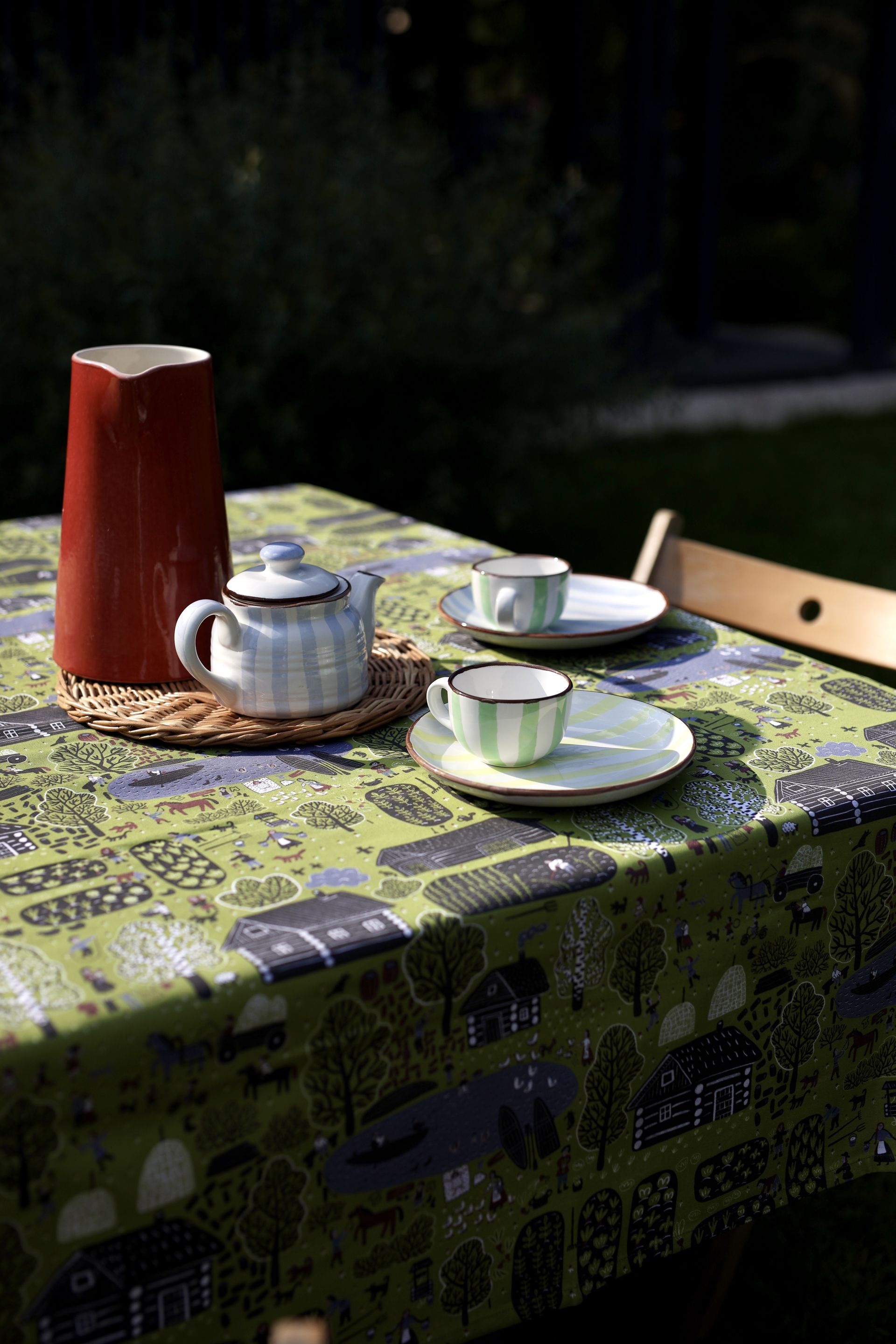 Скатерть. Серия Сельская жизнь. Зеленая деревня, Соня Уткина #0