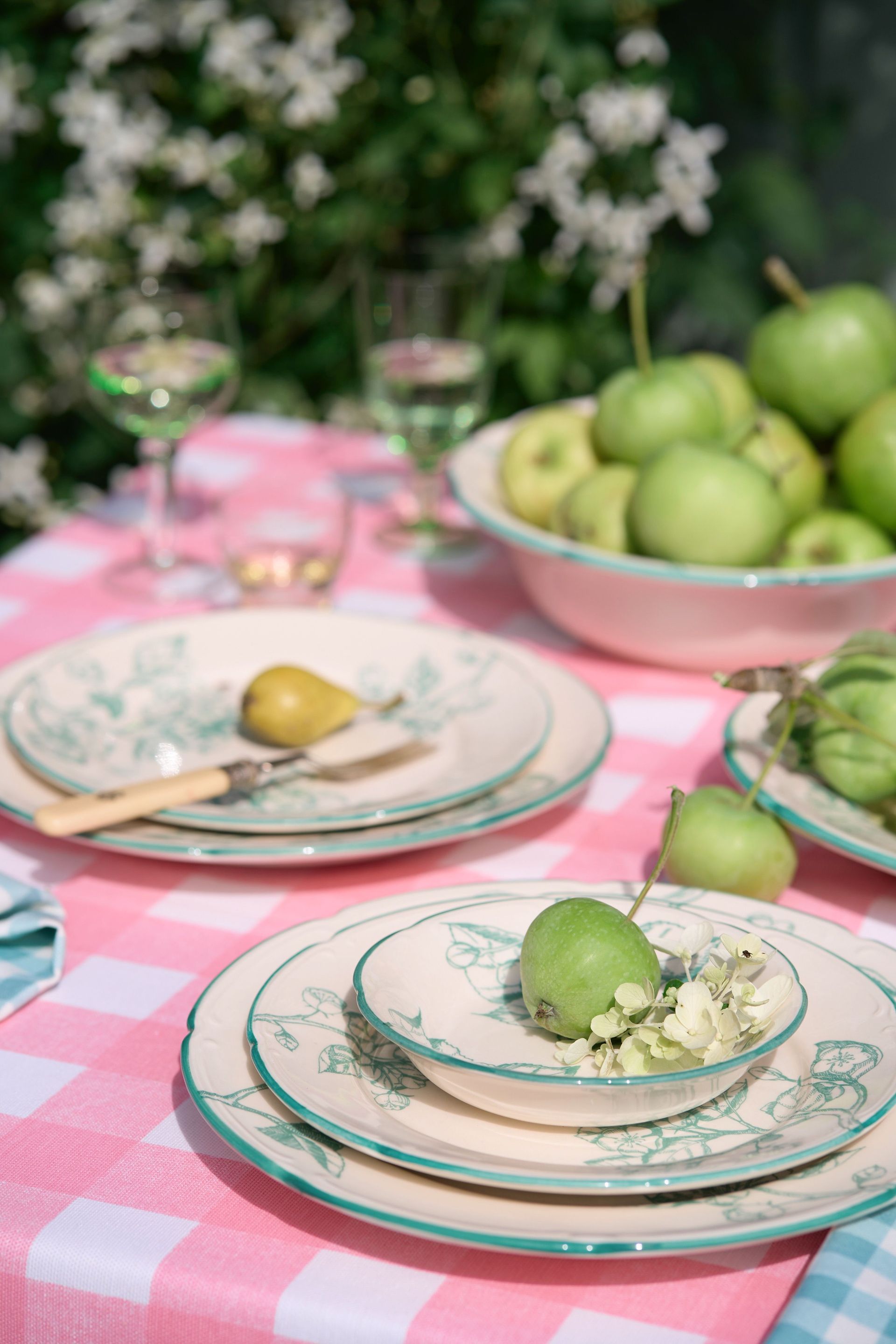 Розетка "Яблони" #14