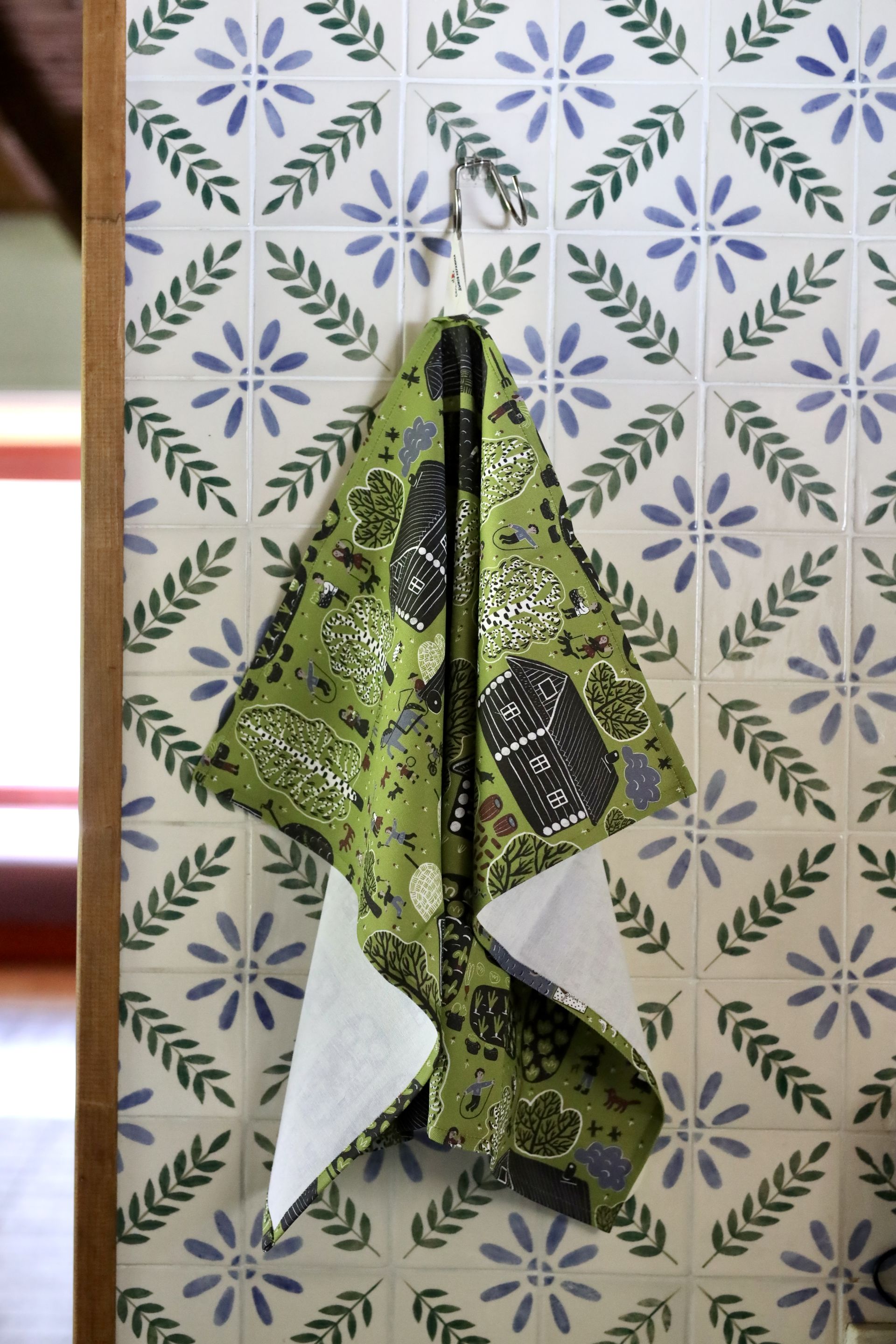 Полотенце. Серия Сельская жизнь. Зеленая деревня, Соня Уткина #0