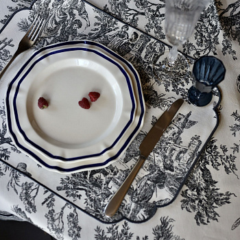 Ланчмат с вышивкой #