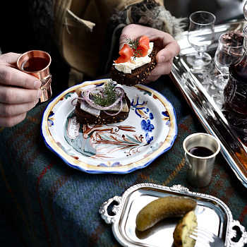 Тарелка &amp;quot;Охота&amp;quot; Заяц сидит #